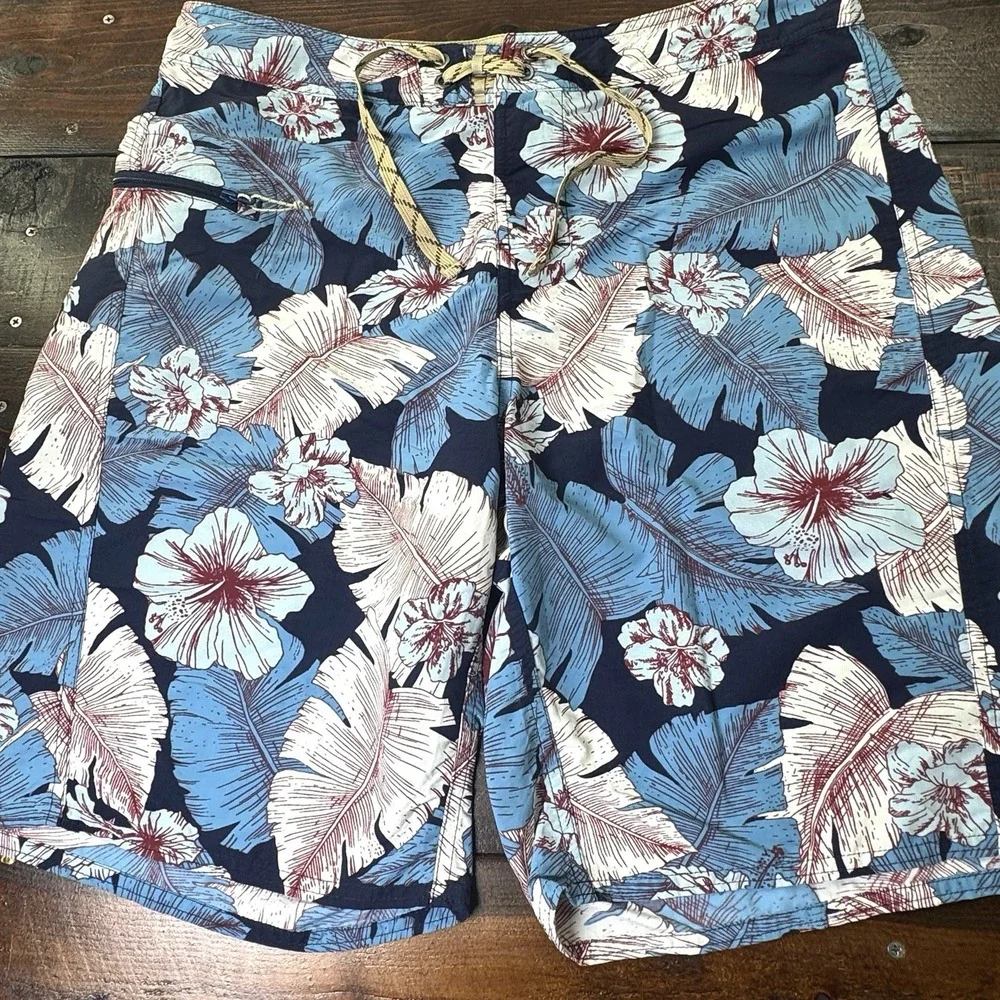 Patagonia Wavefarer‎ Board Shorts  Men's 34 Floral Hawaiian Fronds Nylon